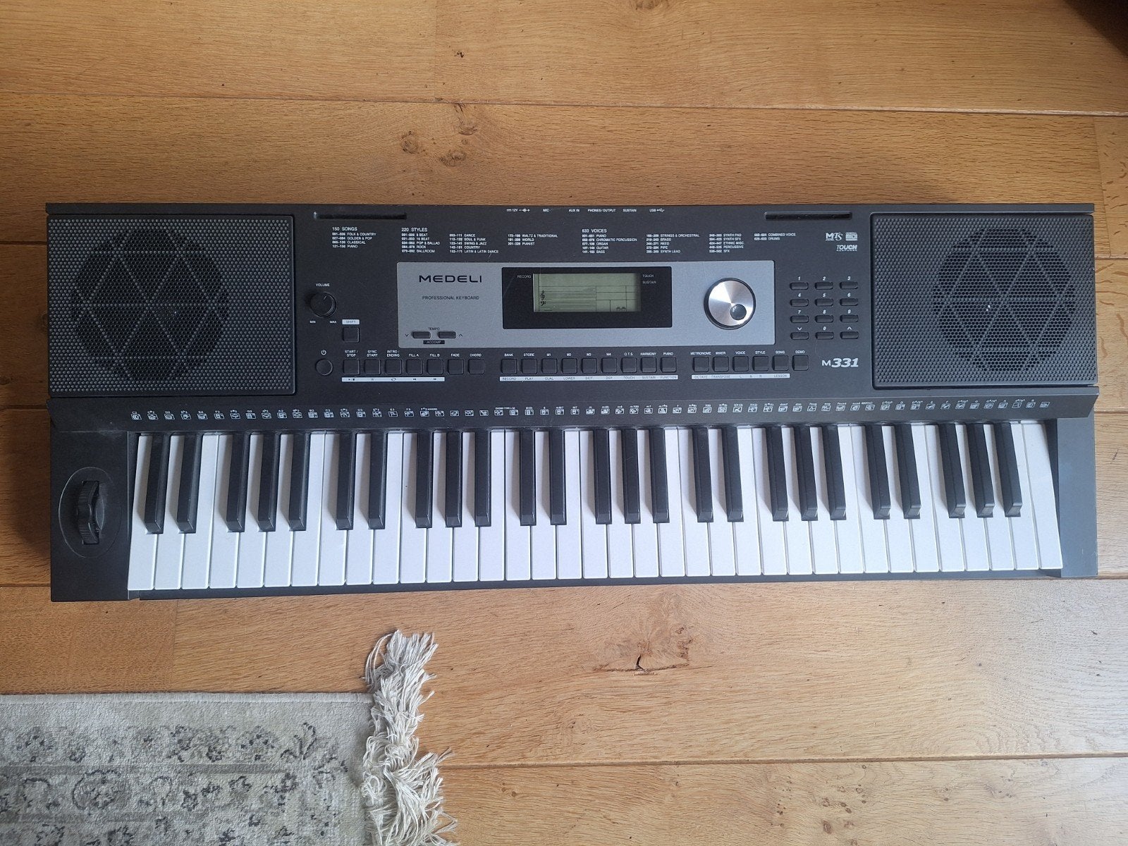 Medeli M331 Keyboard met verstelbaar standaard