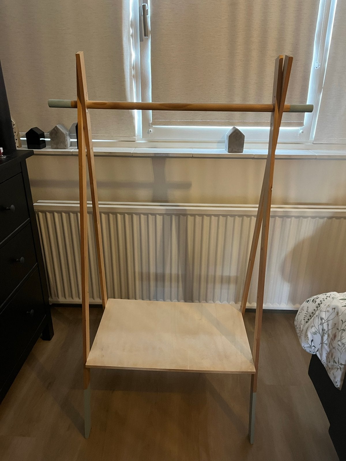 Houten kledingrek met plank - ideaal voor kinderkamer, Ophalen, Zo goed als nieuw, Opbergmeubel