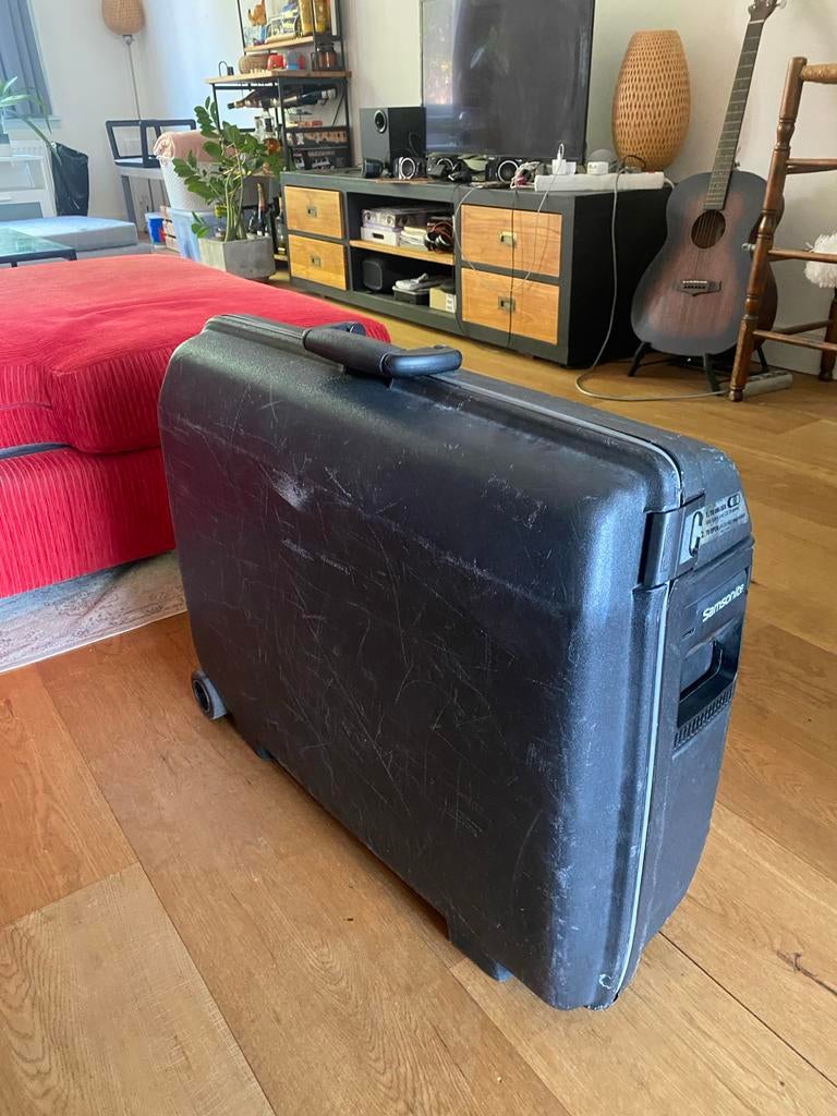 Samsonite koffer met wieltjes en uitschuifbare handgreep, Sieraden, Tassen en Uiterlijk, Koffers, Ophalen, Hard kunststof, Zo goed als nieuw