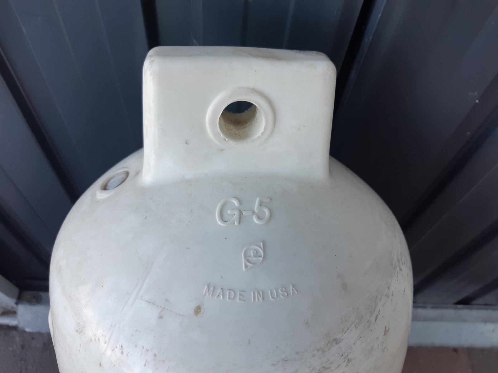 Nette grote boei fender g5 polyform
€25

Rest is bieden per, Watersport en Boten, Ophalen of Verzenden, Gebruikt, Overige typen