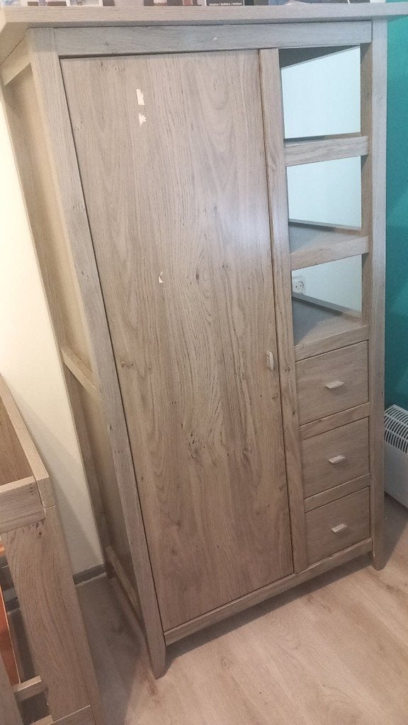 Complete babykamer in grijze houtlook te koop, Ophalen, Gebruikt, Jongetje of Meisje