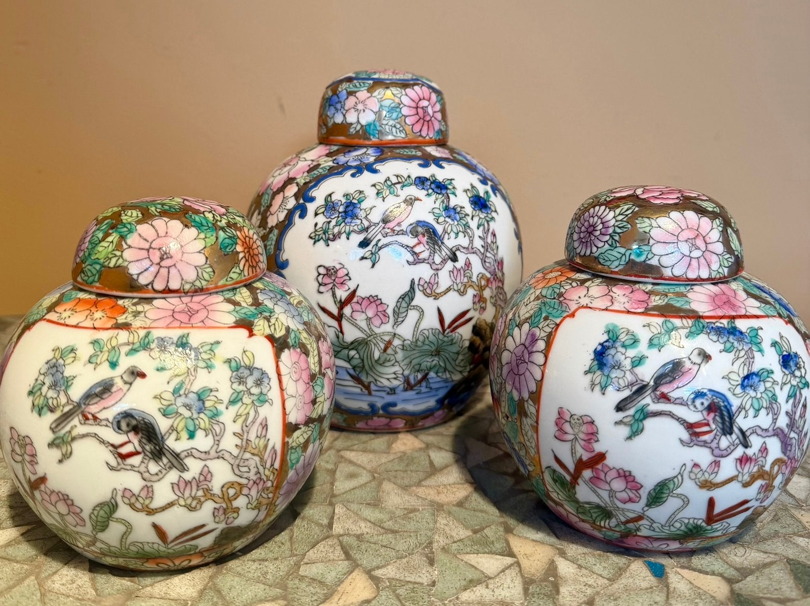 Set van 3 Chinese porseleinen gemberpotten  – Famille Rose, Ophalen of Verzenden
