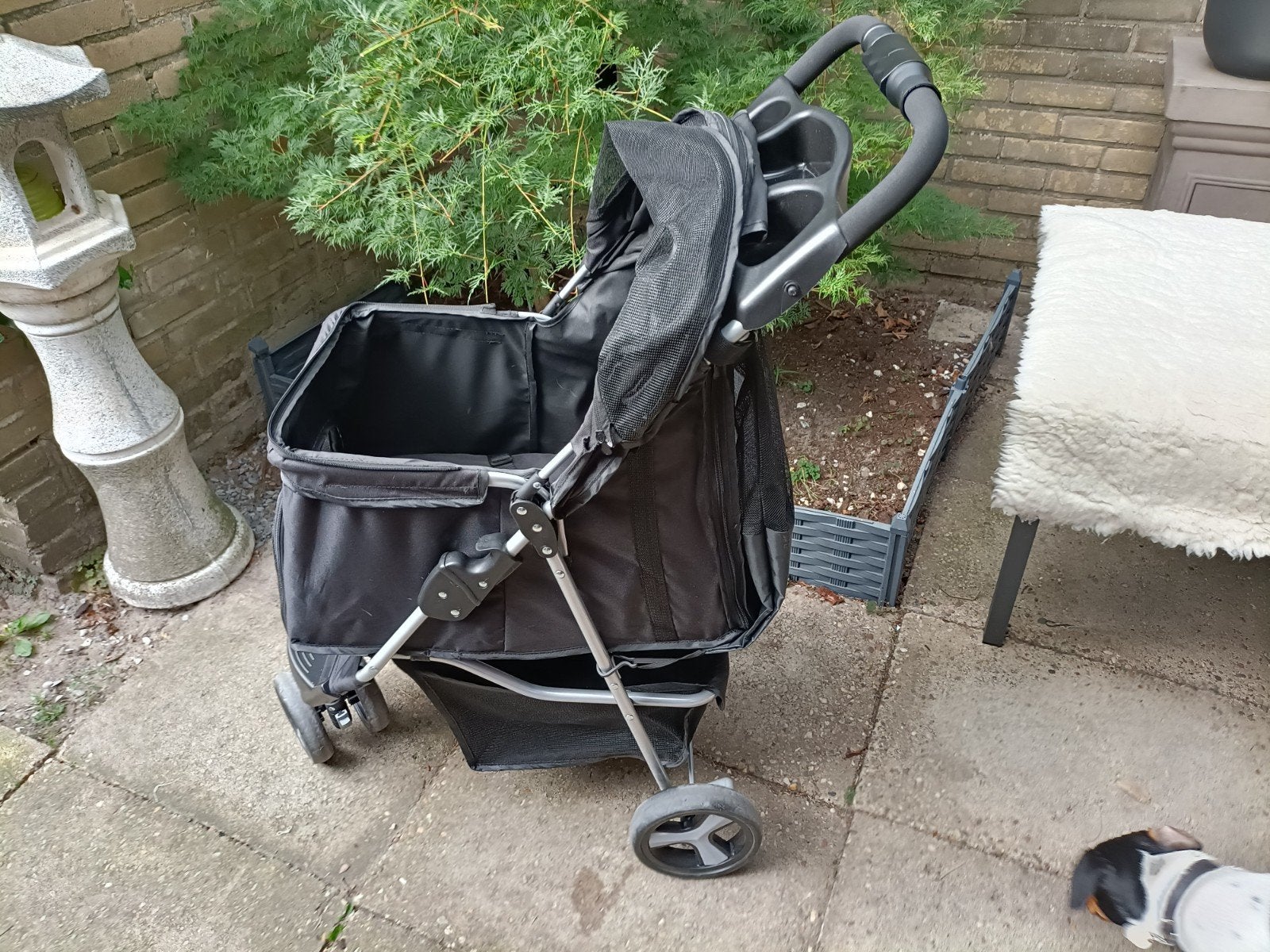 trixie licht gewicht hondenbuggy zwart met zwenkwiel 15 kilo, Ophalen, Zo goed als nieuw