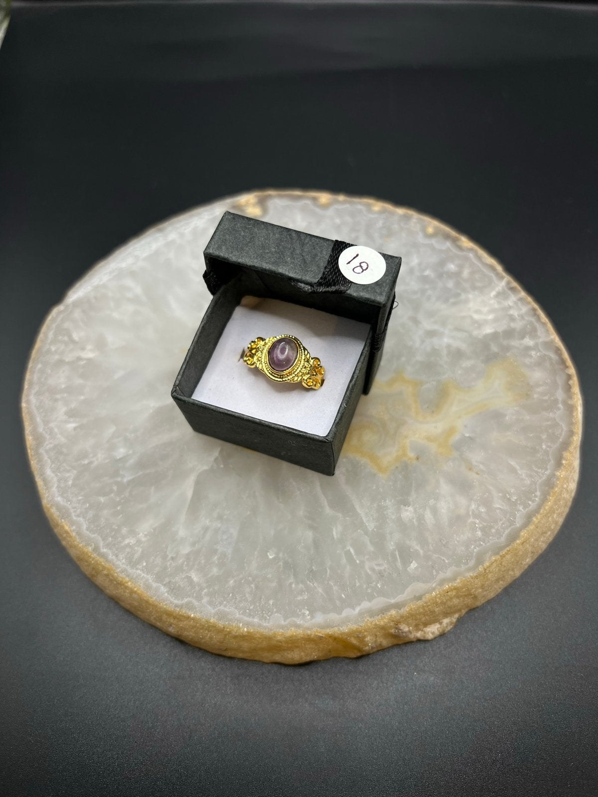 Vergulde Messing Ring Maat 18 met Paarse Steen, Nieuw, Ophalen of Verzenden, X, Met edelsteen