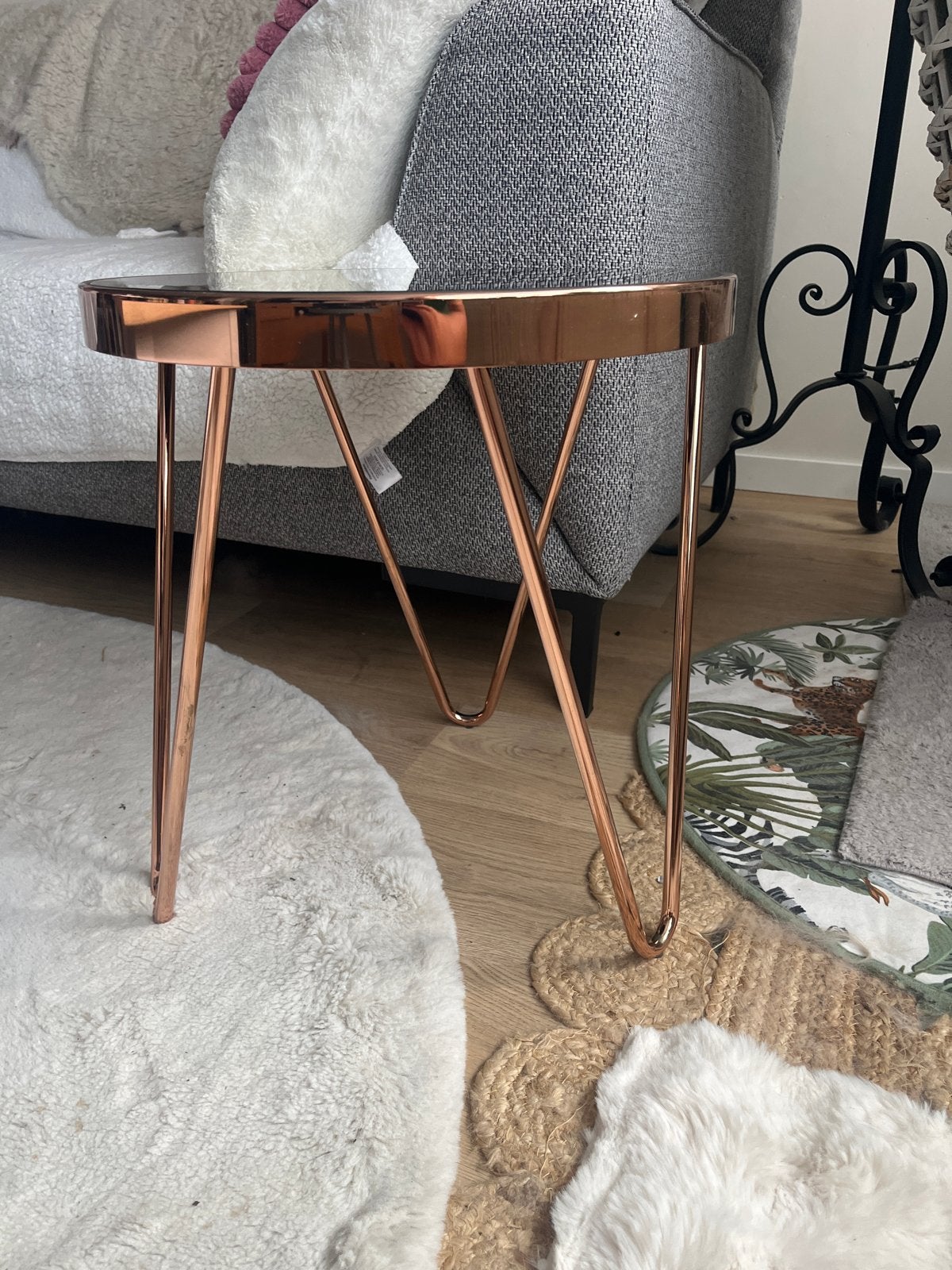 Stijlvolle bijzettafel met koperen frame en zwart blad, Huis en Inrichting, Tafels | Bijzettafels, Minder dan 55 cm, Metaal of Aluminium