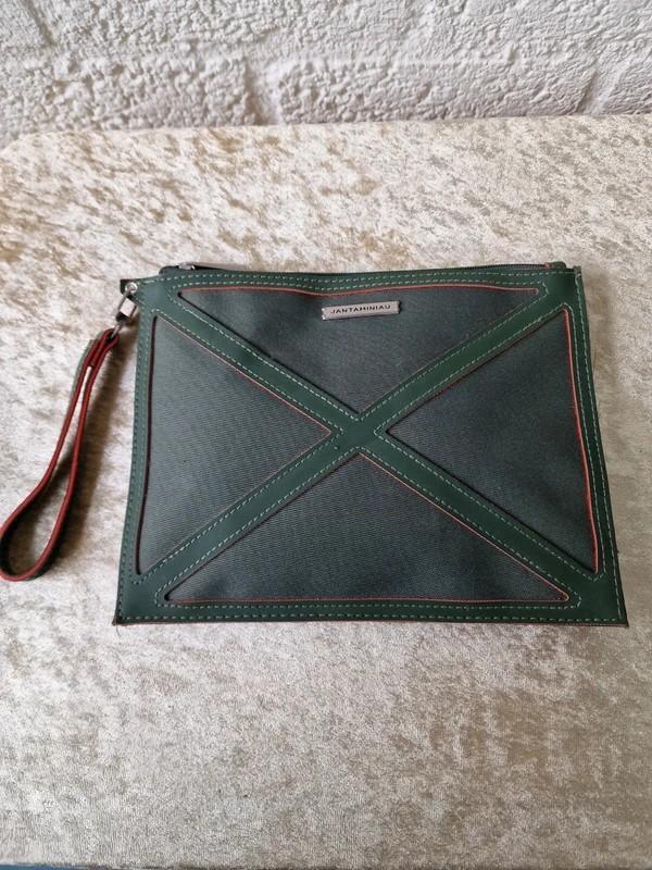 KLM  Jantaminiau Groene Designer Clutch / Toilettas, Ophalen of Verzenden, Nieuw, Groen, Dame
