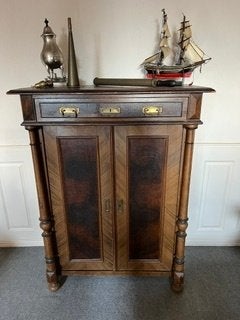 Antieke hoge kast, Antiek en Kunst, Antiek | Meubels | Kasten, Ophalen