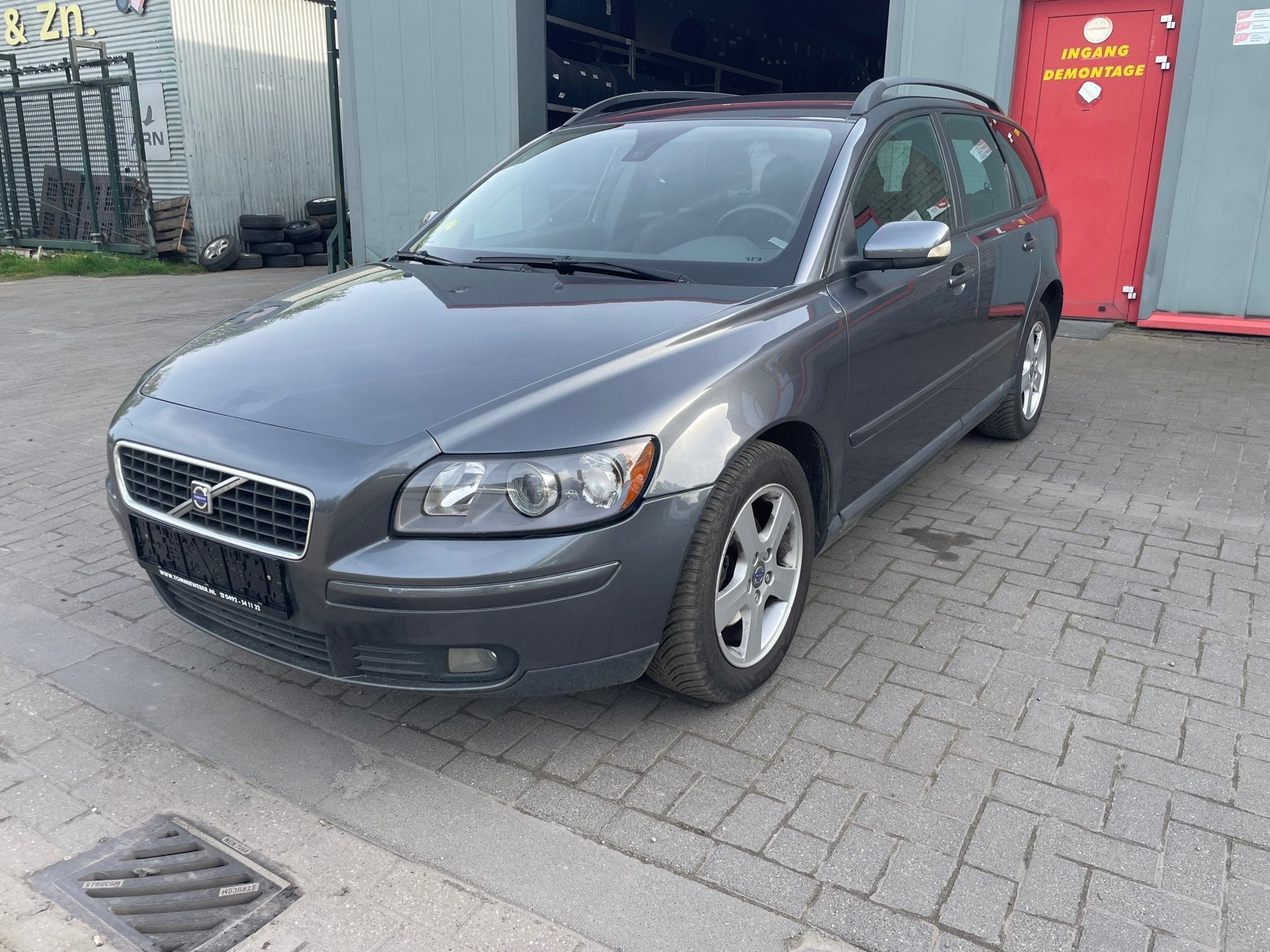 Volvo V50 1.8 Momentum, Auto's, Volvo, Voorwielaandrijving, 125 pk, 4 cilinders, Blauw