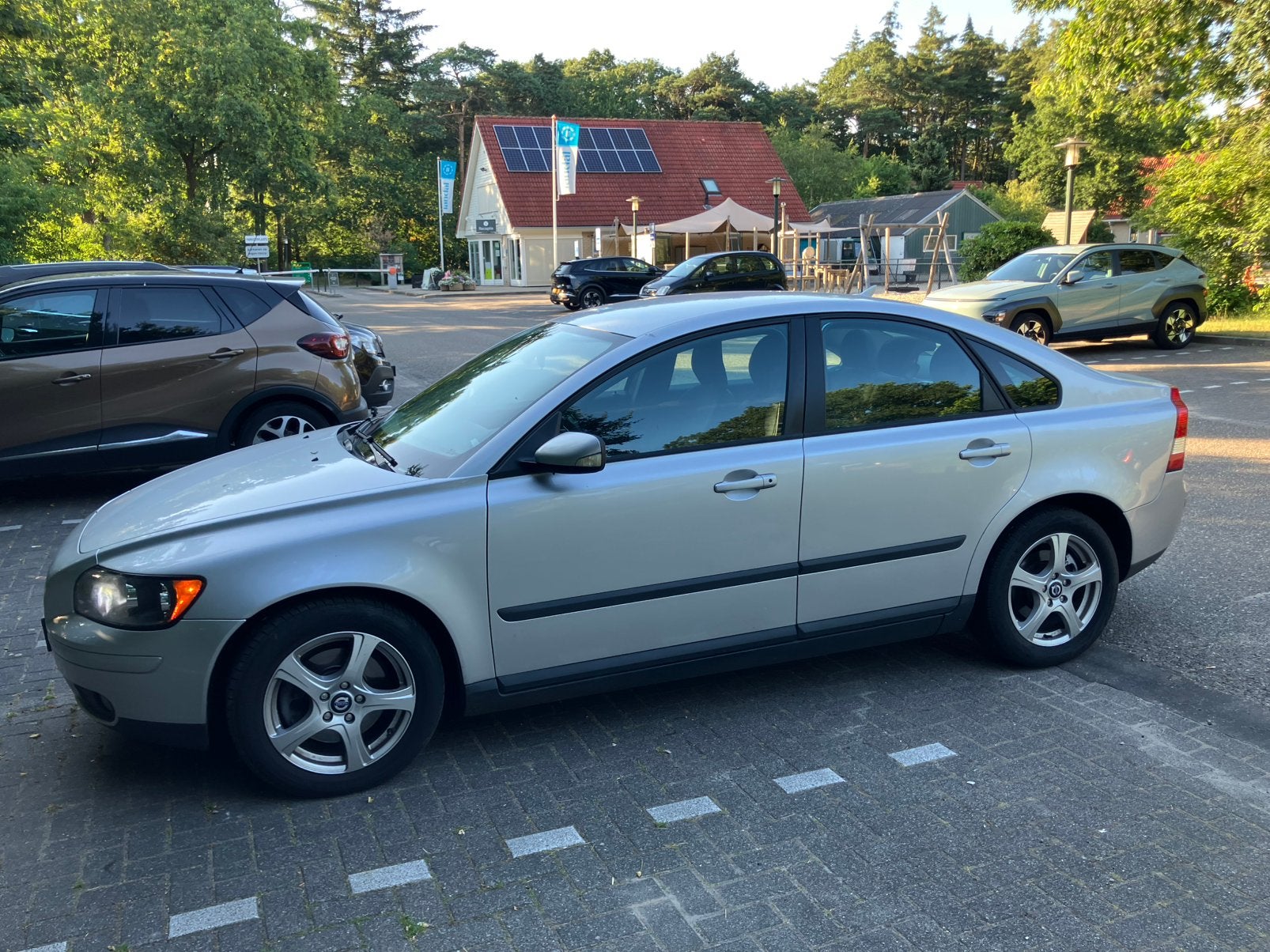 Volvo S40 2.4 I 103KW Geartronic 2004 Grijs, Automatische klimaatregeling, 700 kg, 2435 cc, Grijs