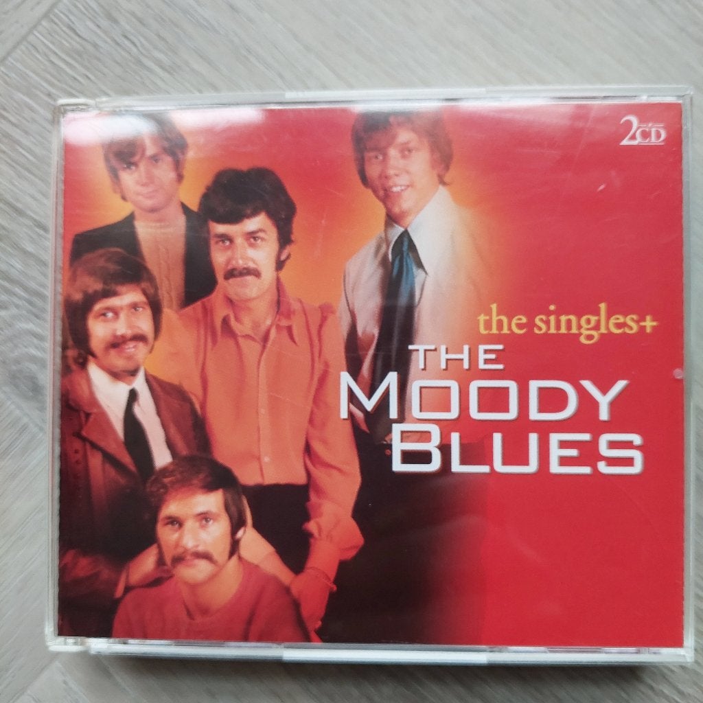 2CD Fatbox Jewelcase / The Moody Blues / The Singles+, Ophalen of Verzenden, Nieuw in verpakking, Rock