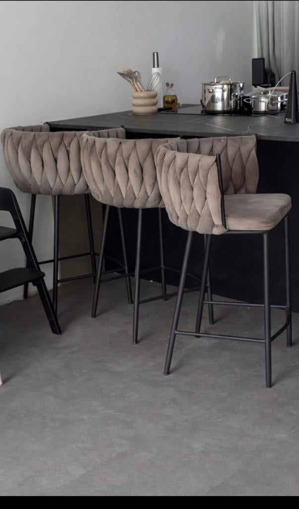 Set van 4 moderne barstoelen met gevlochten rugleuning, Ophalen of Verzenden, Zo goed als nieuw, 90 cm of meer, Metaal