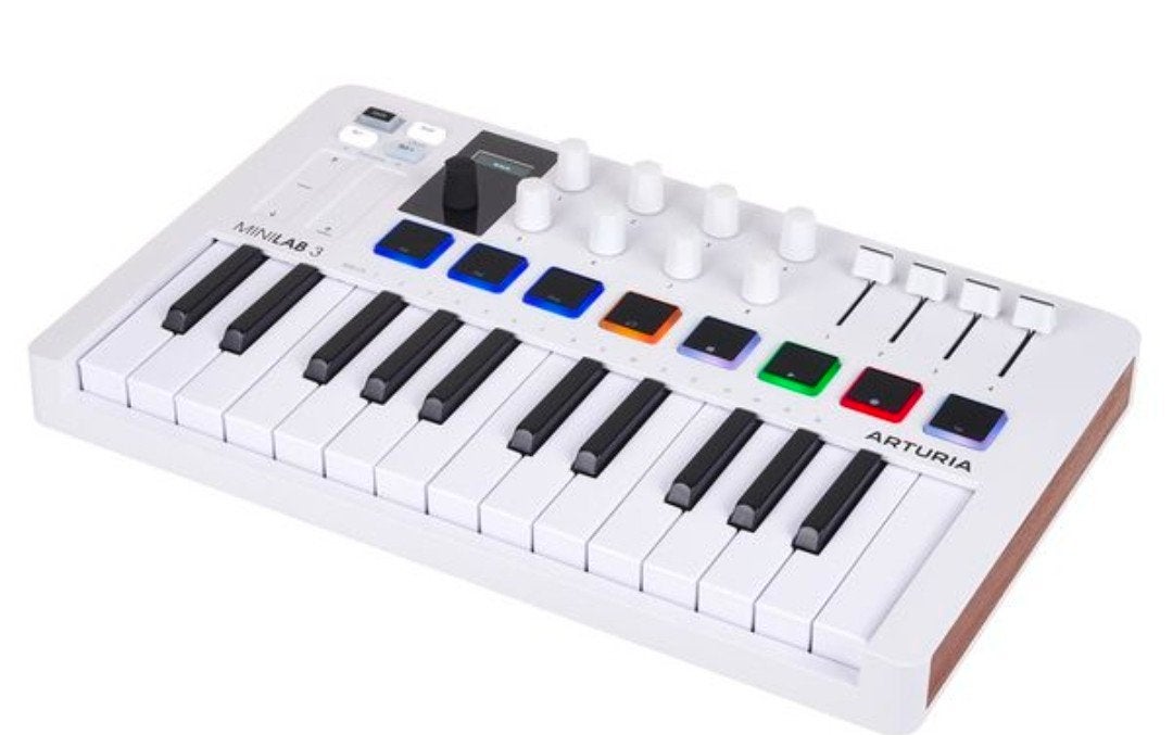 Arturia MiniLab 3 MIDI Controller - Zo goed als nieuw, Muziek en Instrumenten, Overige merken, Zo goed als nieuw, Aanslaggevoelig