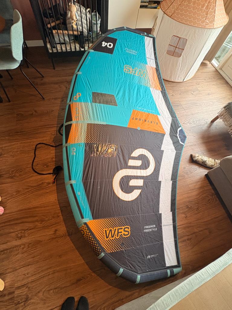 Eleveight WFS V6 4m (2025), Watersport en Boten, Wingsurfen, Ophalen, Zo goed als nieuw, Wingsurf-wing