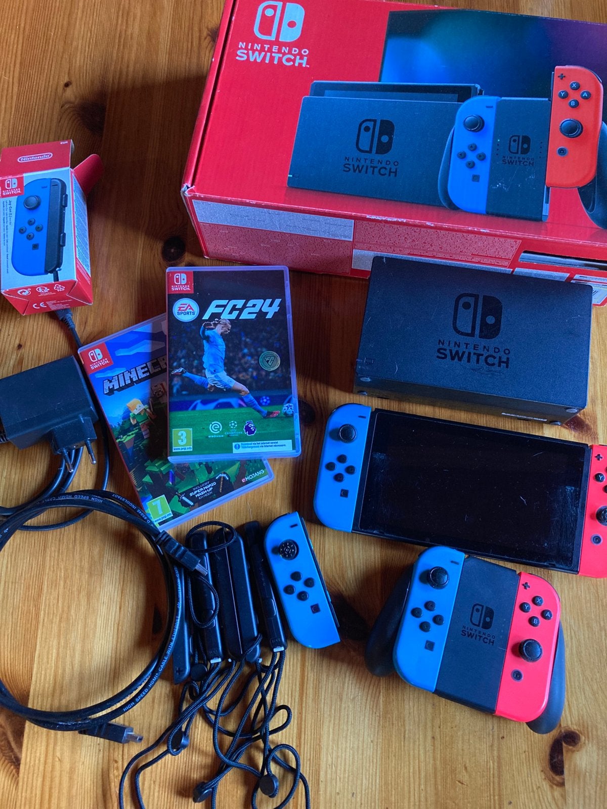 Nintendo Switch met extra’s, Ophalen of Verzenden, Switch Original, Met 3 controllers of meer, Gebruikt