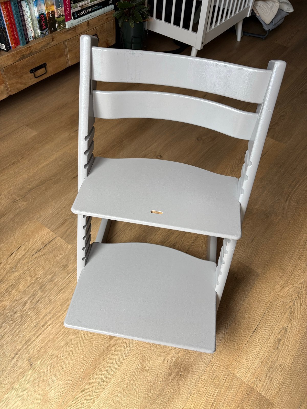 Stokke Tripp Trapp meegroeistoel - Grijs, Kinderen en Baby's, Kinderstoelen, Ophalen of Verzenden, Zo goed als nieuw, Meegroeistoel