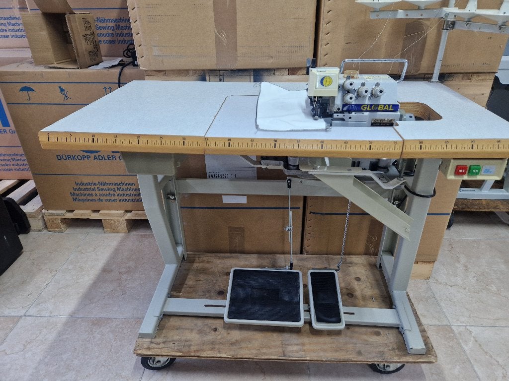 Global OV 614-240 Industriële Babylock Machine, Gebruikt, Lockmachine, Industrieel, Ophalen