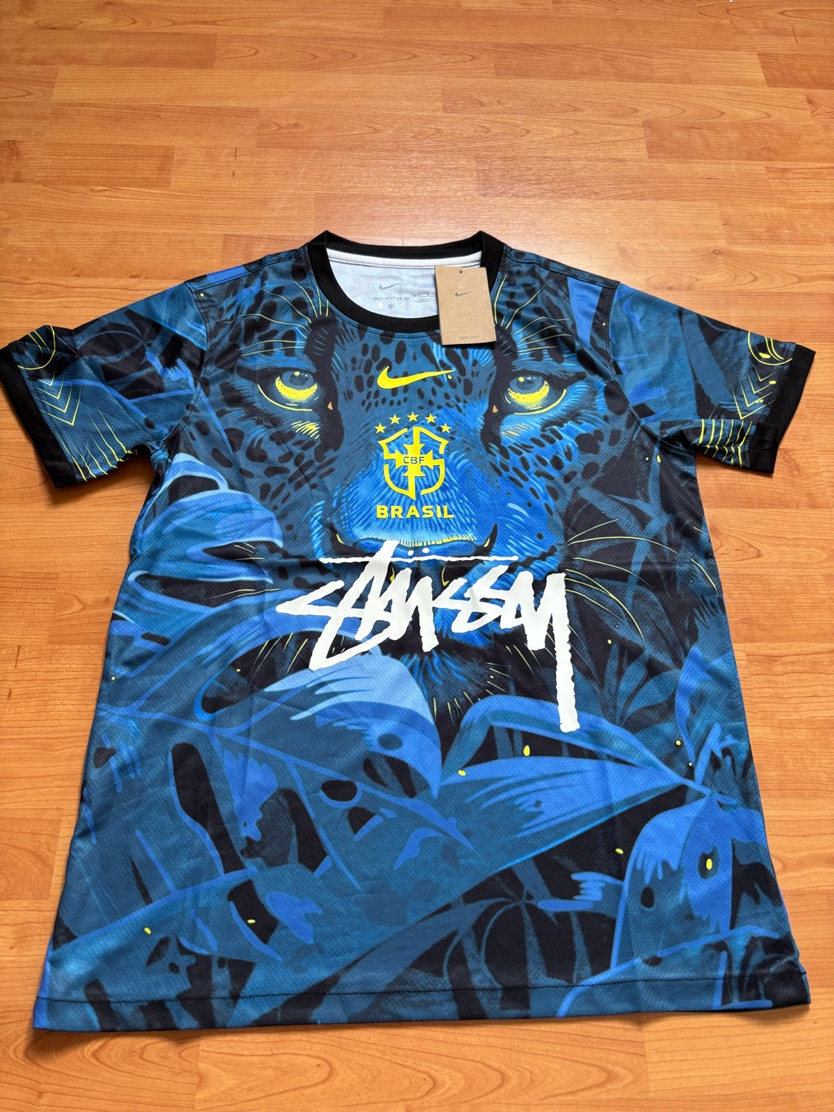 Nike x Stussy Brazilië Jaguar Voetbalshirt, Kleding | Heren, T-shirts, Ophalen of Verzenden, Nieuw, Maat 48/50 (M), Blauw