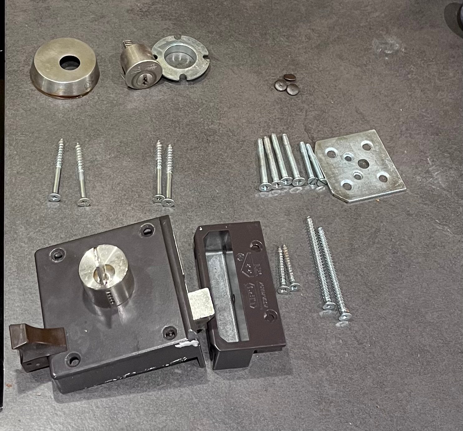 ASSA ABLOY LIPS Oplegslot - linksdraaiende deur, Ophalen of Verzenden, Gebruikt, Overige materialen, Slot