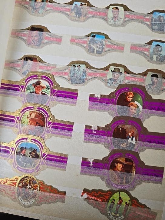 Verzameling sigarenbandjes in album, Verzamelen, Ophalen of Verzenden, Zo goed als nieuw