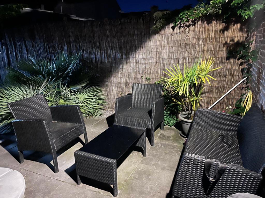 Gratis tuinset, Ophalen, 4 zitplaatsen, Kunststof, Gebruikt
