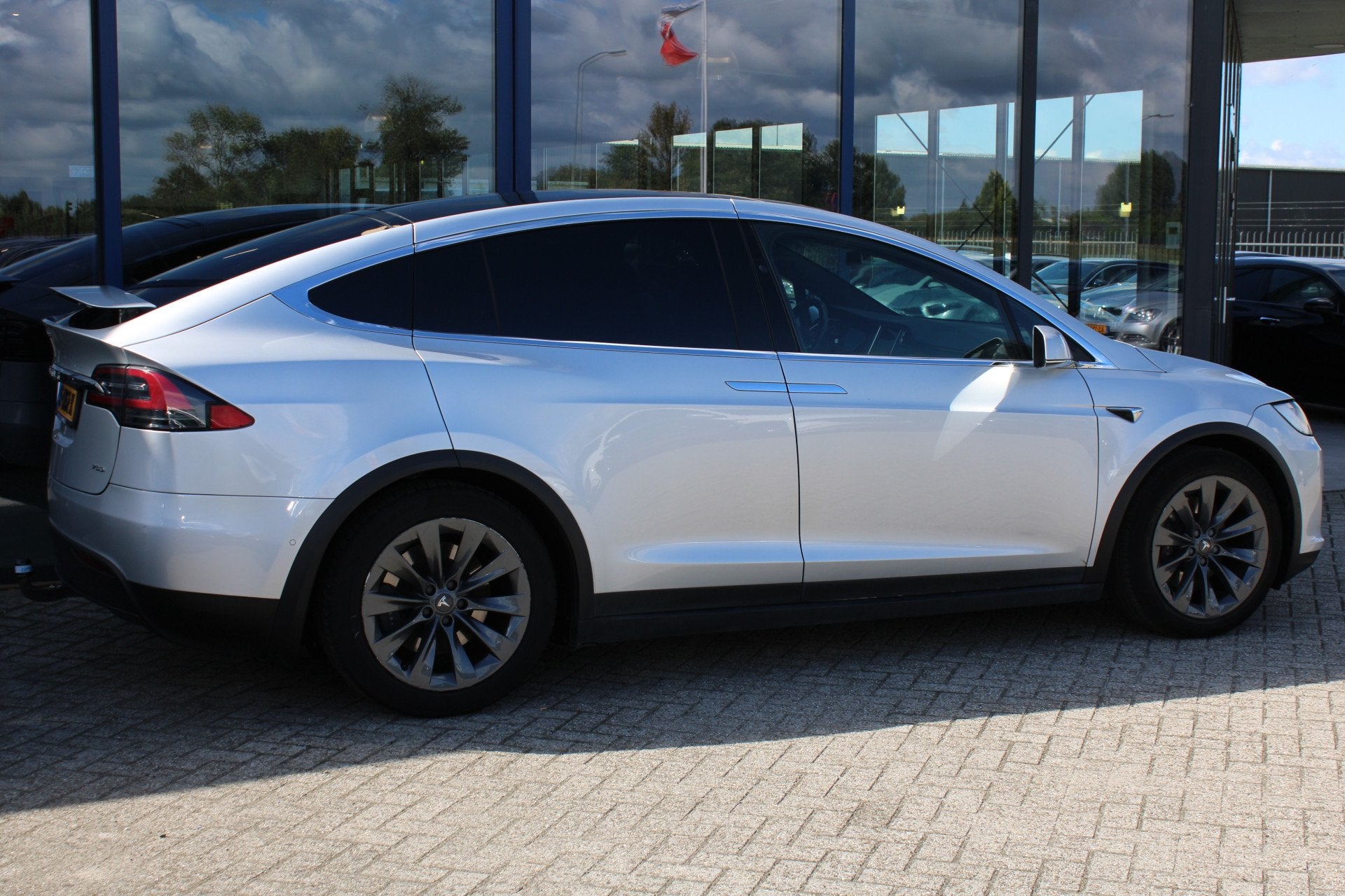 Tesla Model X 75D Base 6-PER LEDER CAMERA ACC CARPLAY, Automaat, Model X, Gebruikt, Zwart
