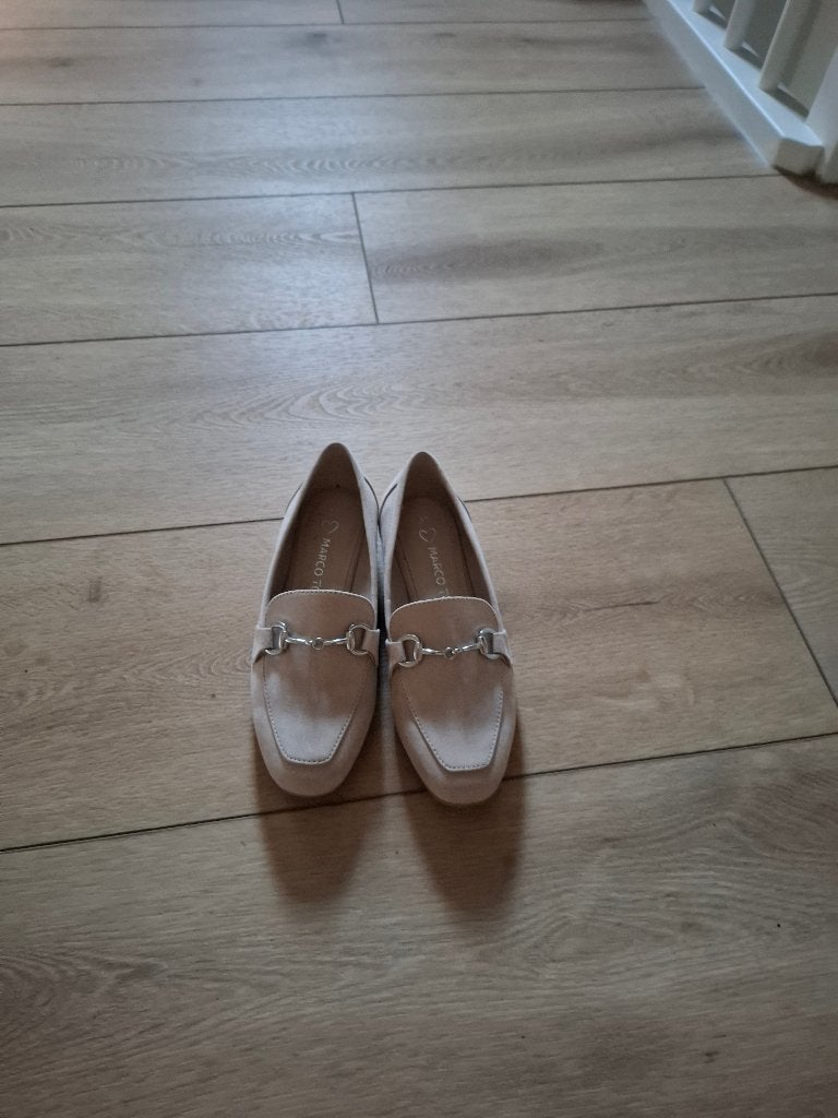 Loafers, Ophalen of Verzenden, Zo goed als nieuw, Instappers, Beige