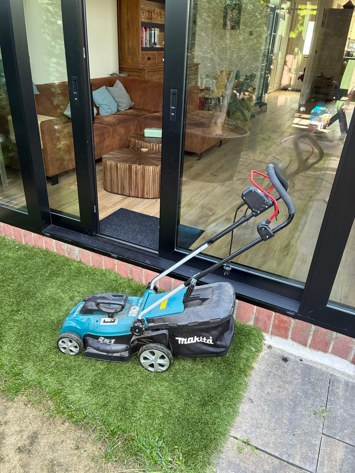 Makita ELM3320 Elektrische Grasmaaier - 33cm Maaibreedte, Tuin en Terras, Grasmaaiers, Ophalen, Cirkelmaaier, Gebruikt, Elektrische grasmaaier