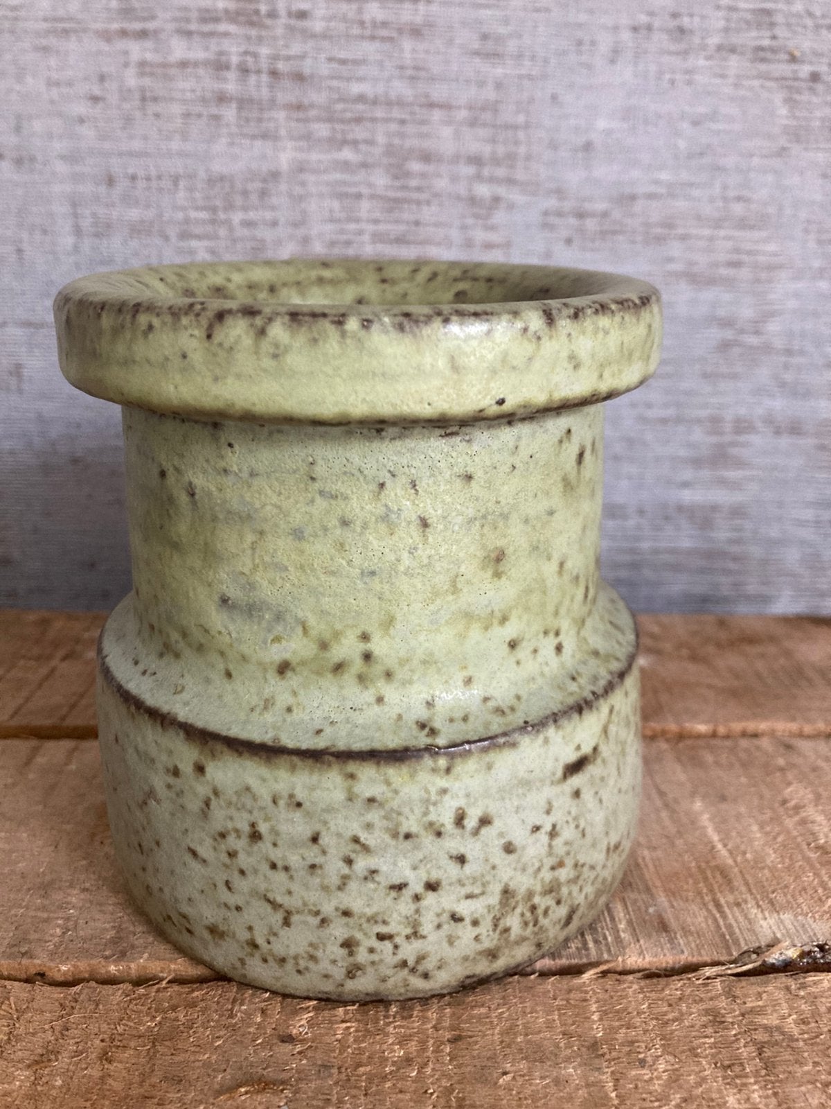 Vintage bloempot/vaas, pastel groen, in perfecte staat, Rond, Binnen, Ophalen of Verzenden, Zo goed als nieuw