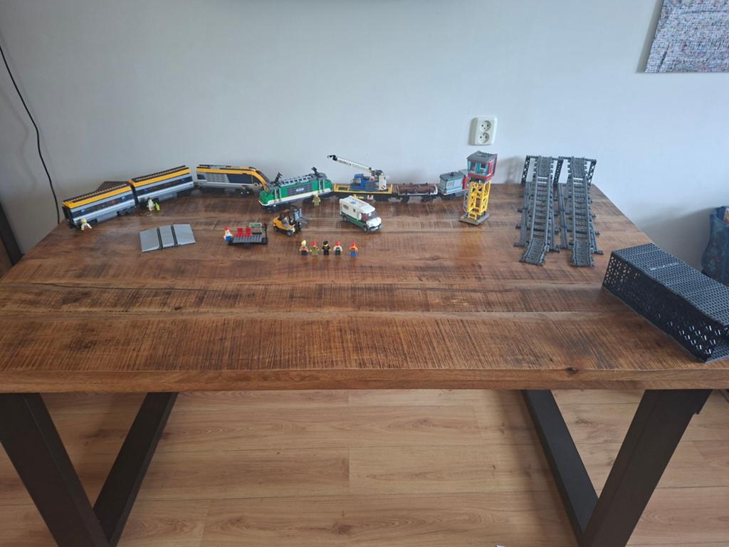 Lego treinen 60197 en 60198, met veel extra rails en brug., City, Lego, Ophalen of Verzenden, Zo goed als nieuw
