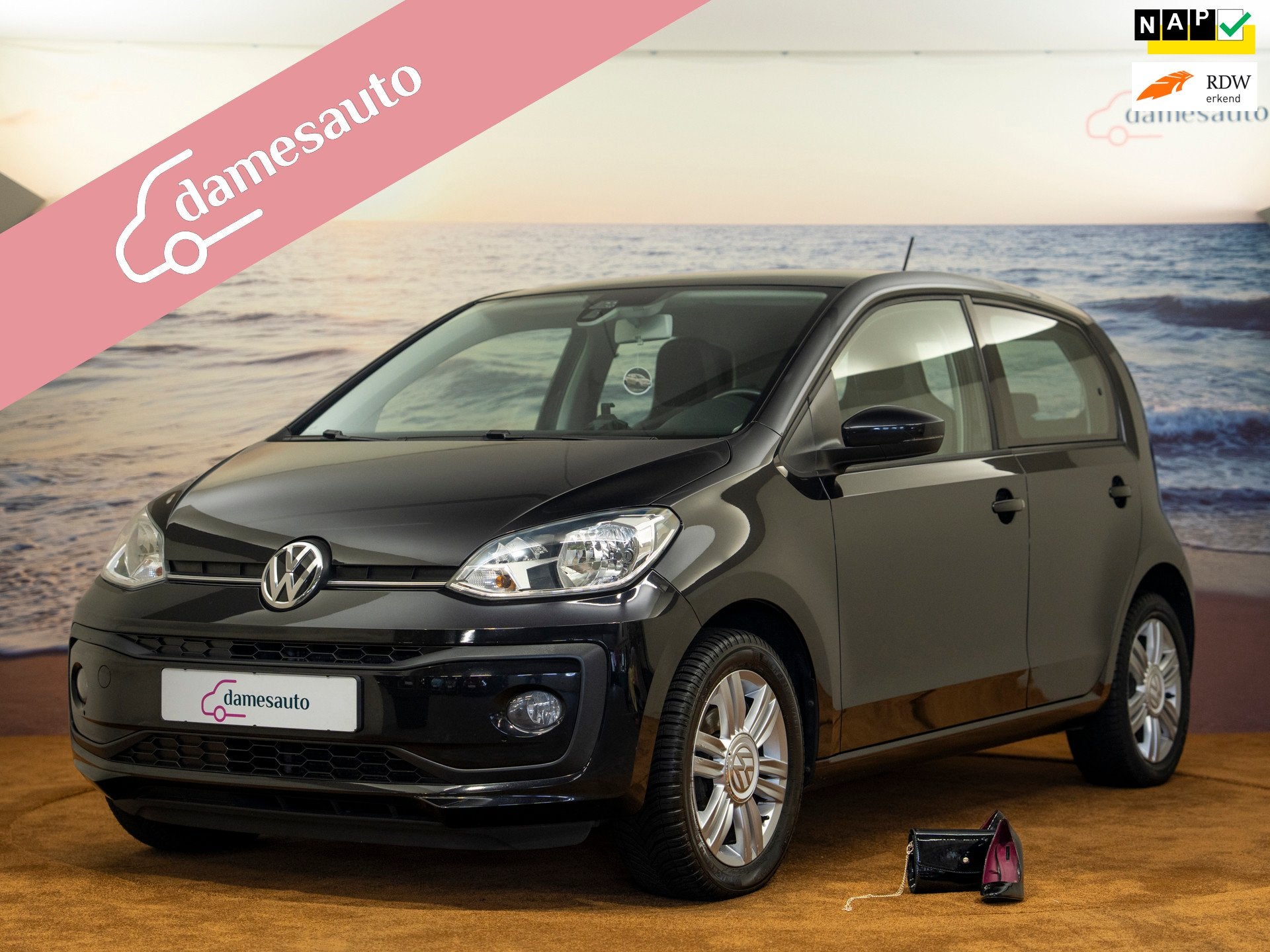 Volkswagen Up! 1.0 BMT high up! NAP, cruisecontrol, lm velge, Auto's, Voorwielaandrijving, Stof, 4 stoelen, Zwart