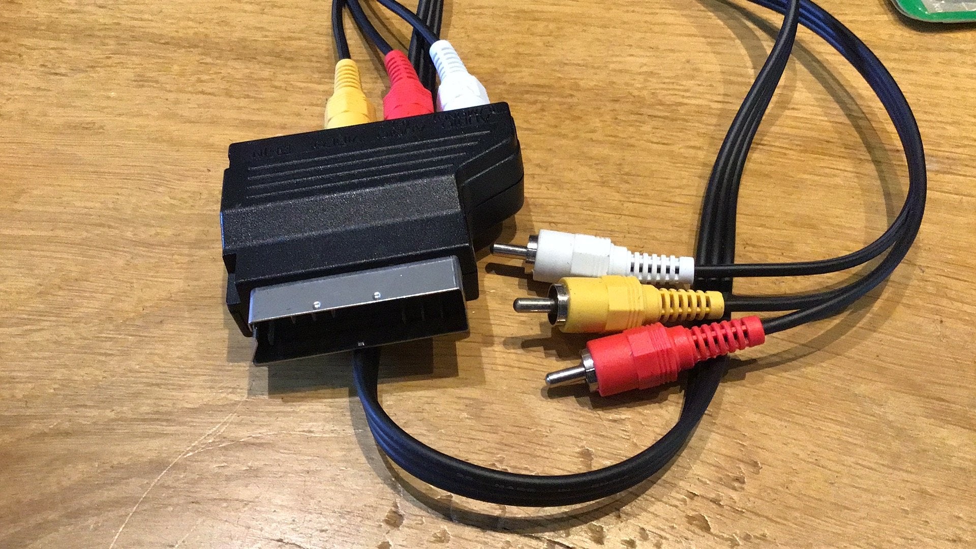 SCART naar RCA video adapter, Audio, Tv en Foto, Audiokabels en Televisiekabels, Ophalen, Zo goed als nieuw, Minder dan 2 meter