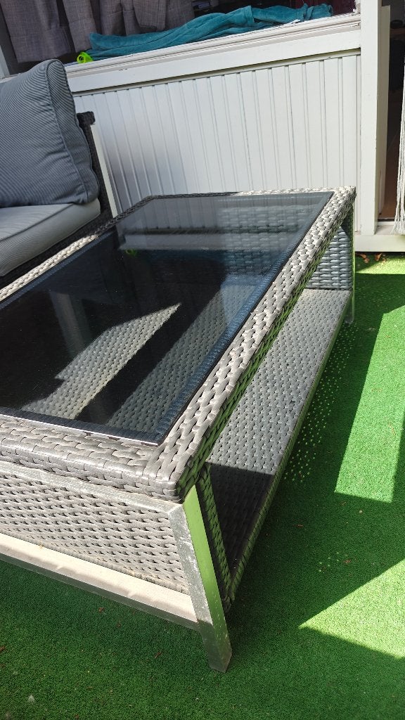 Salontafel buiten rotan en glas zwart, Ophalen, Zo goed als nieuw, Rechthoekig, Overige materialen