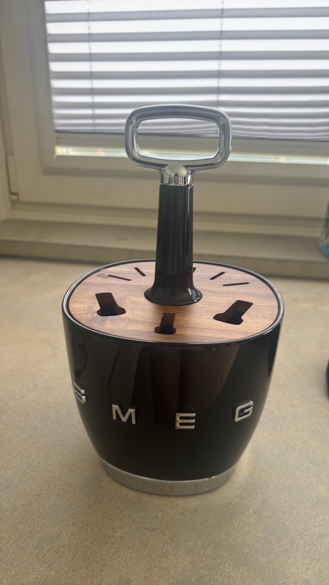 Smeg, Ophalen, Zo goed als nieuw