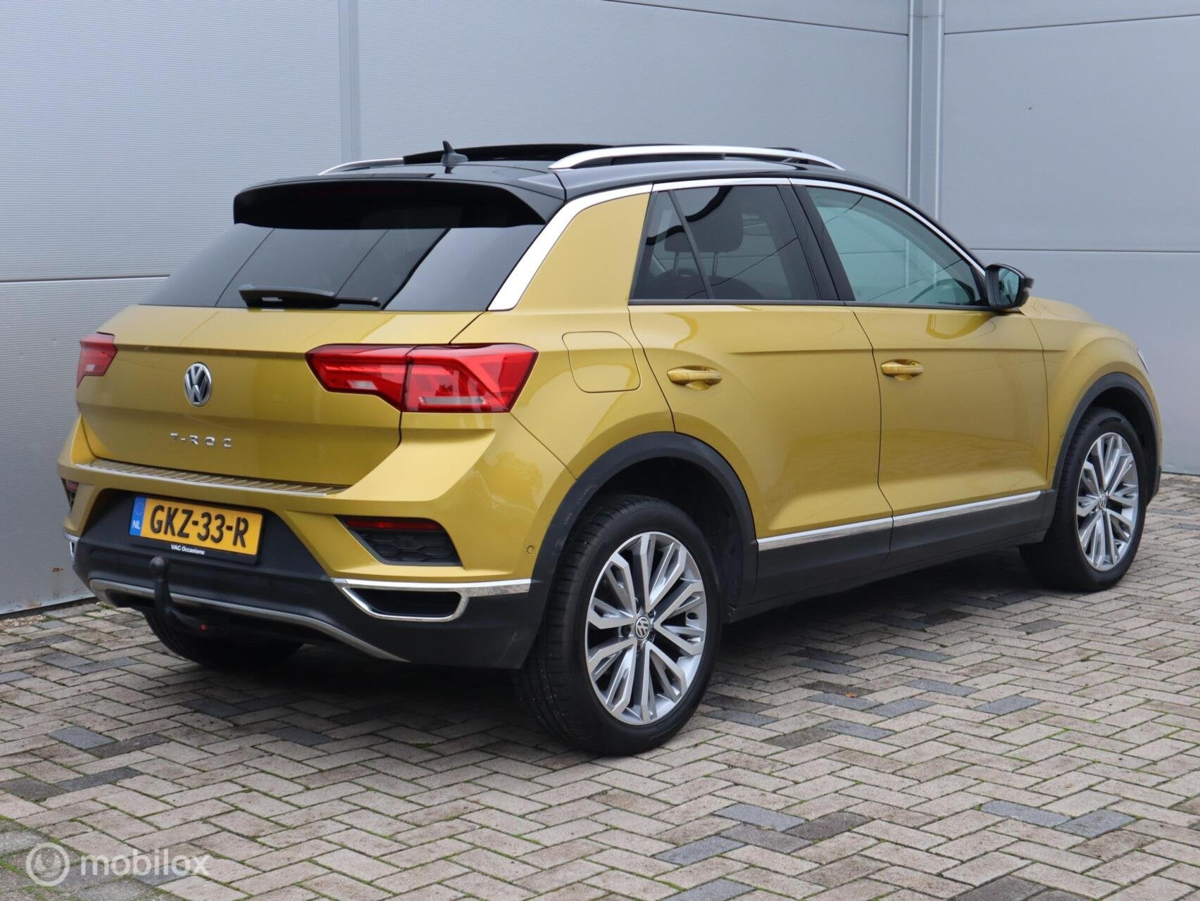 Volkswagen T-Roc 1.0 TSI Trekhaak ACC Lane PDC Pano Stoelver, Auto's, Voorwielaandrijving, Gebruikt, Euro 6, 116 pk