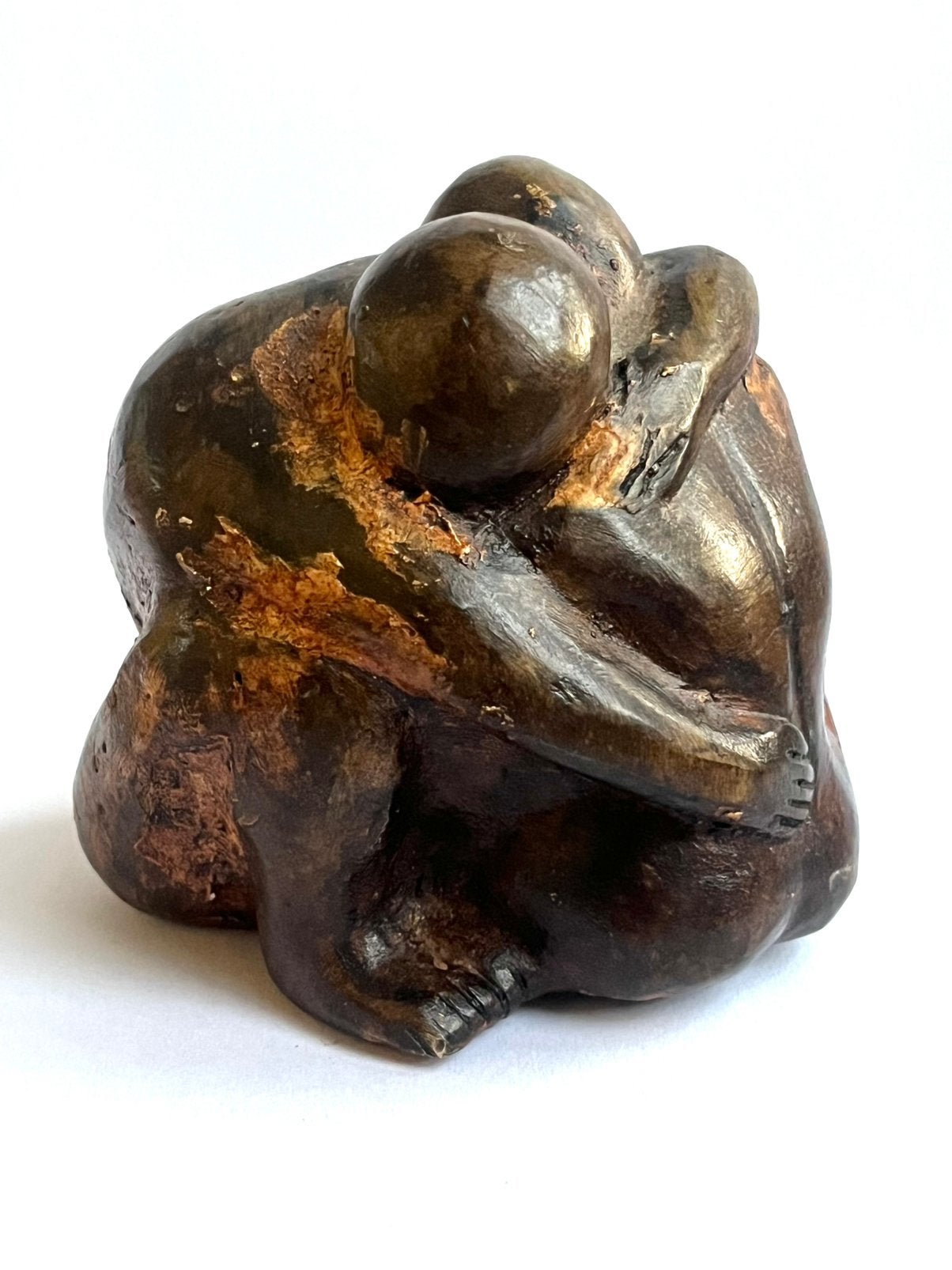 Modern bronzen beeldje ‘Omhelzing’, Minder dan 20 cm, Ophalen of Verzenden, Brons, Scène