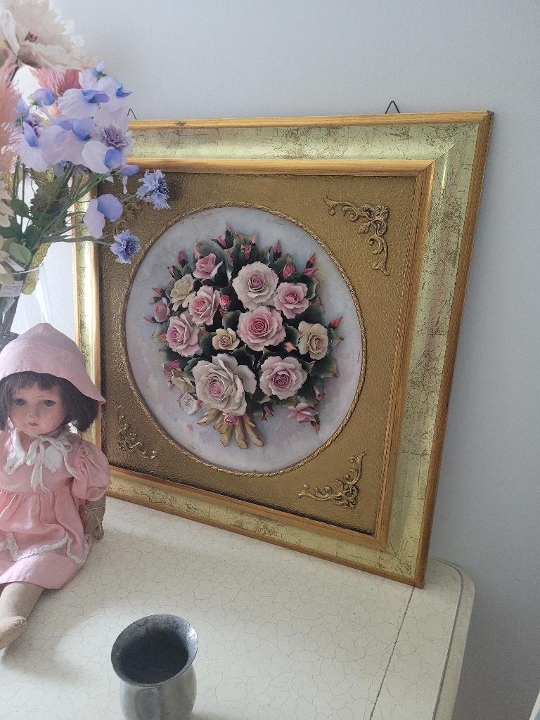 Oude houten lijst met Capodimonte bloemen, Antiek en Kunst, Curiosa en Brocante, Ophalen