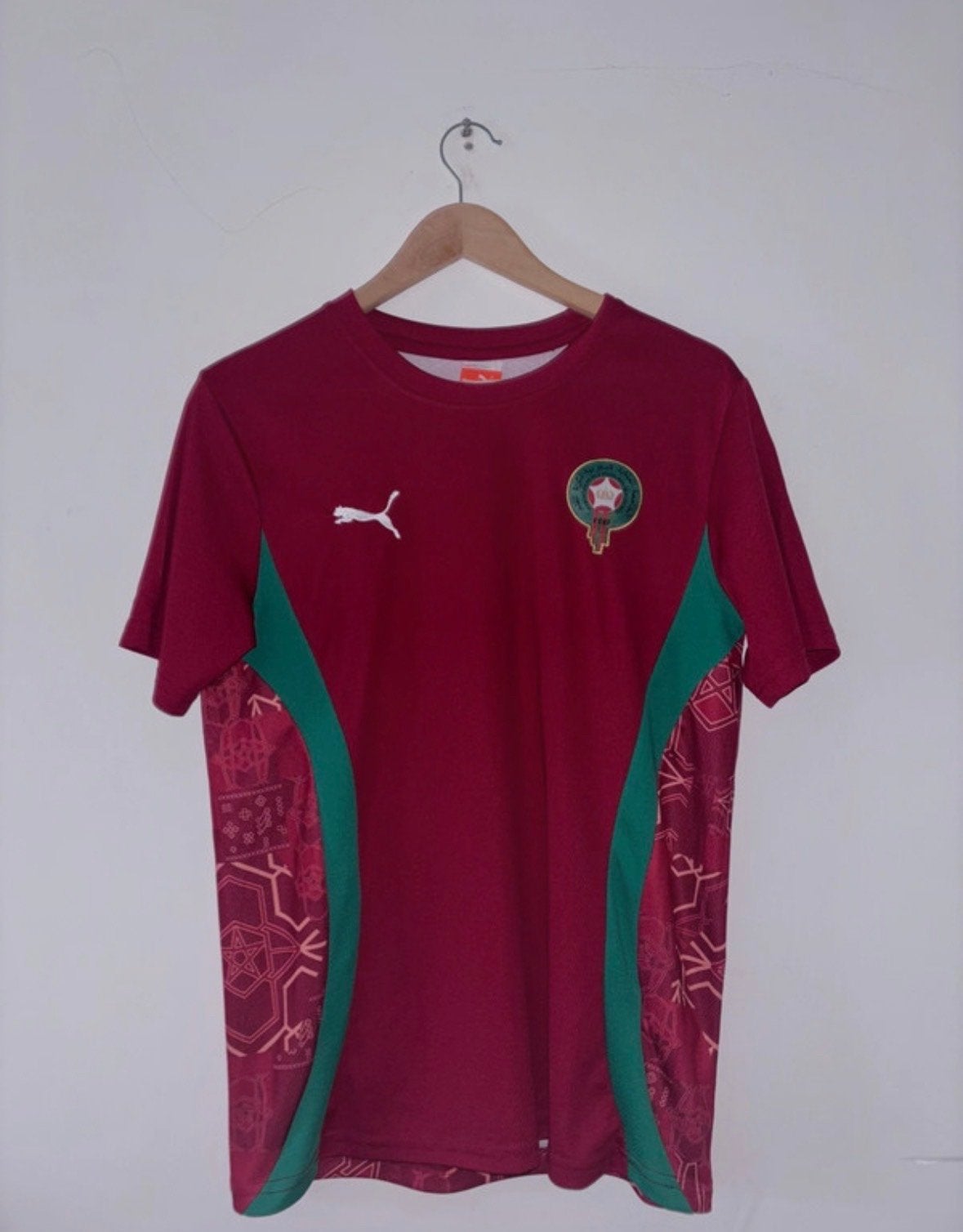 Marokko Trainingsshirt Retro - PUMA FRMF - Bordeauxrood (S), Ophalen of Verzenden, Zo goed als nieuw, Voetbal, Rood