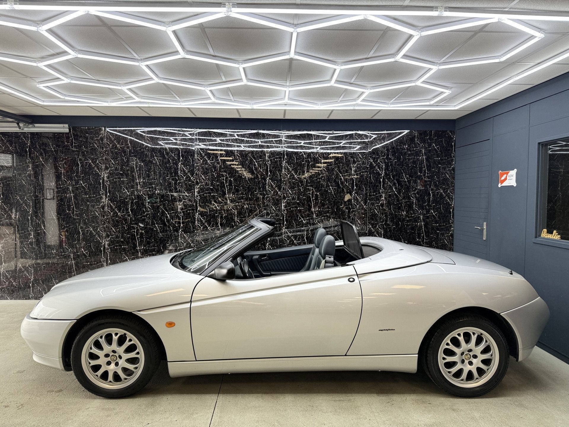 Alfa Romeo Spider 2.0-16V T.Spark L (bj 2000), Auto's, Voorwielaandrijving, 1970 cc, Cabriolet, Lederen bekleding