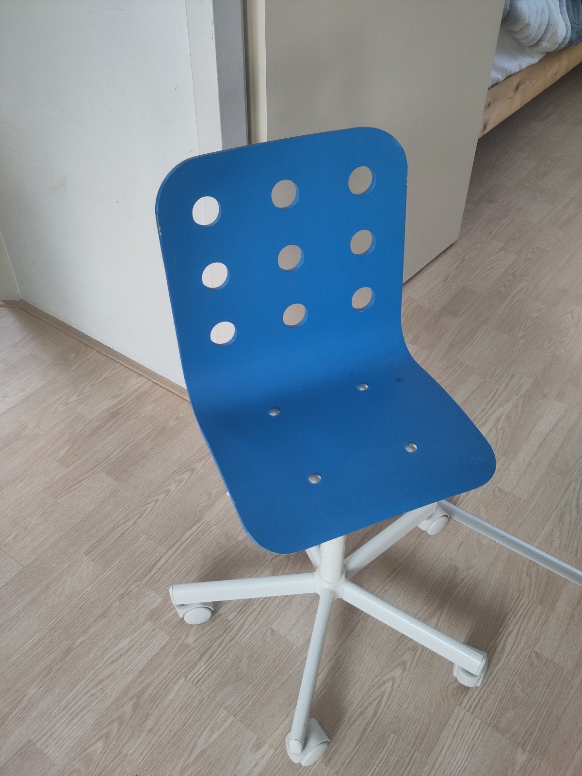 kinder bureaustoel met wieltjes (Ikea), Huis en Inrichting, Ophalen, Gebruikt