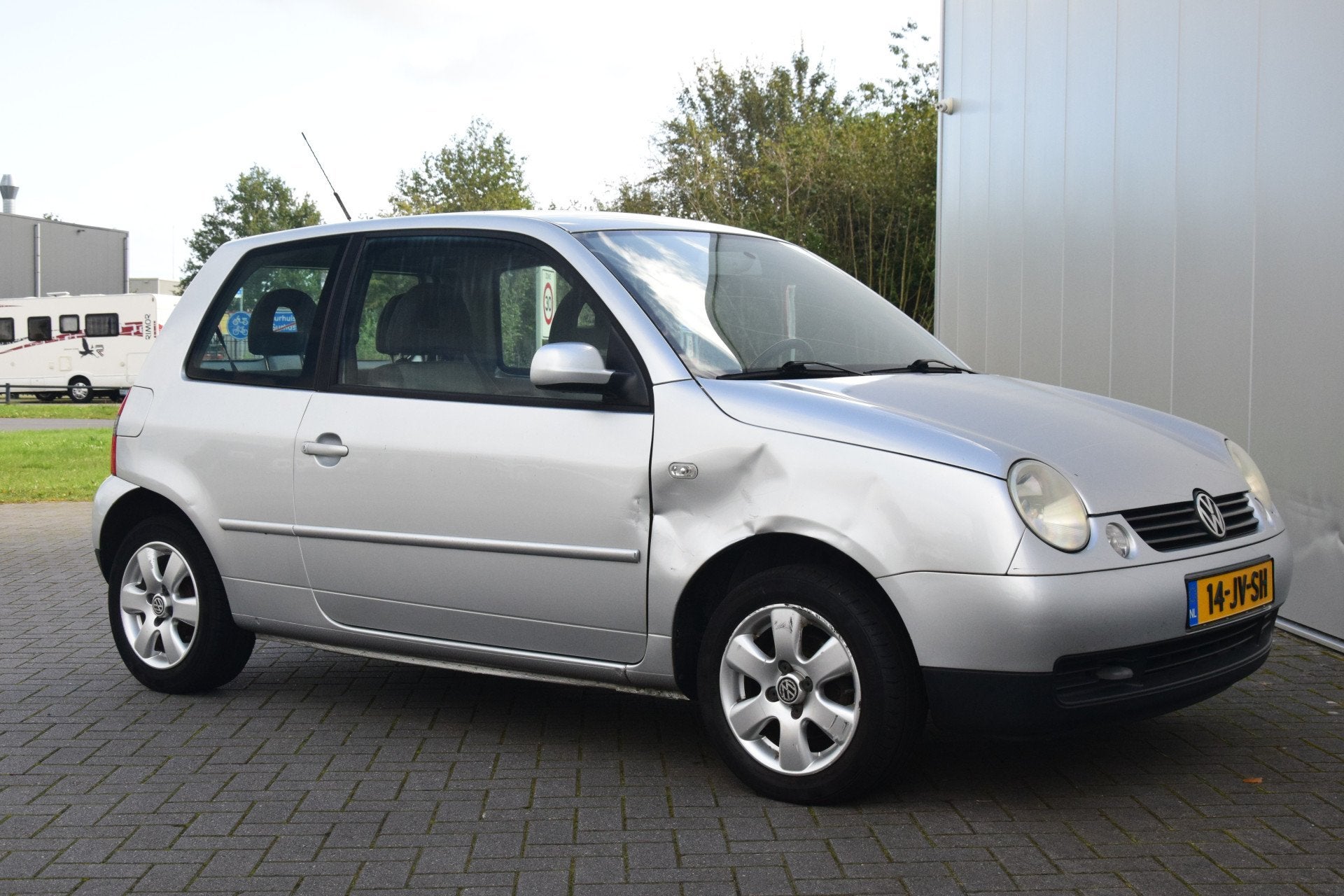 Volkswagen Lupo 1.4 Trendline Cambridge Stuurbekrachtiging 8, Auto's, Voorwielaandrijving, Gebruikt, 31 €/maand, 4 cilinders