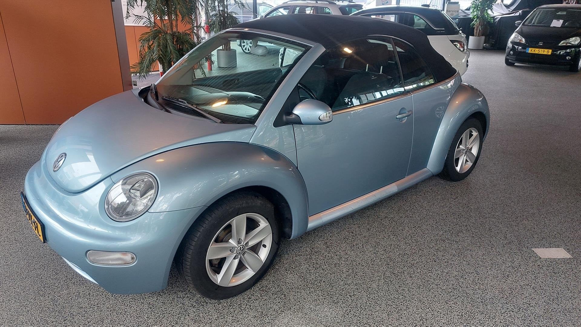 Volkswagen New Beetle 2.0 115 PK CABRIOLET, Auto's, Gebruikt, Beetle (Kever), 4 cilinders, Bedrijf