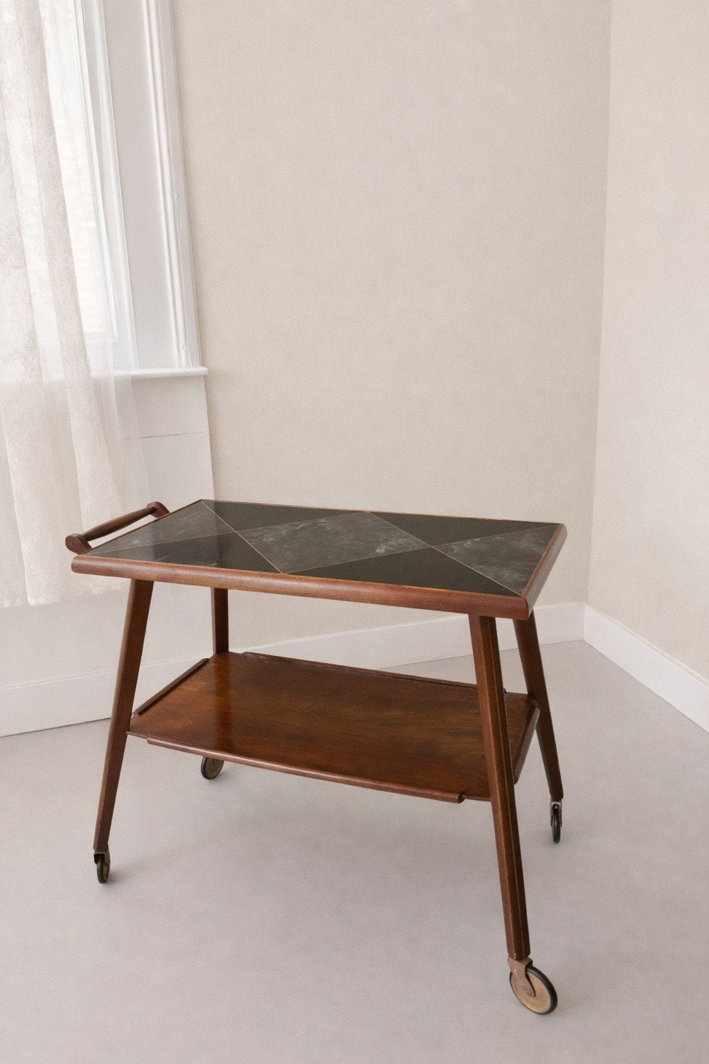 DV: Vintage serveer trolley gouden pootjes, steen en hout, Overige materialen, Gebruikt, Devintagerie, 55 tot 75 cm