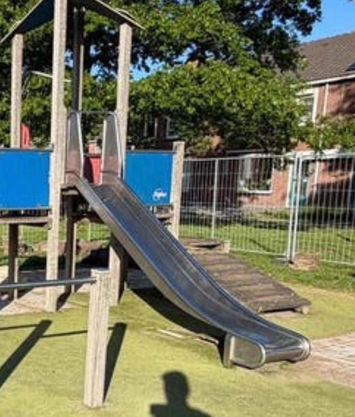 RVS glijbaan met deuk - Gebruikt, Ophalen, Gebruikt, Glijbaan