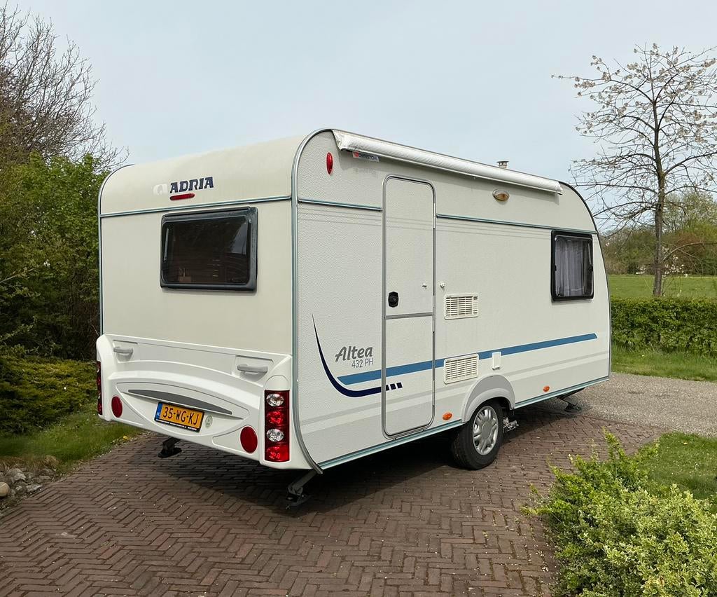 Adria Altea 432 PH hele nette caravan met mover en luifel, Vast bed, Treinzit, 750 - 1000 kg, Particulier