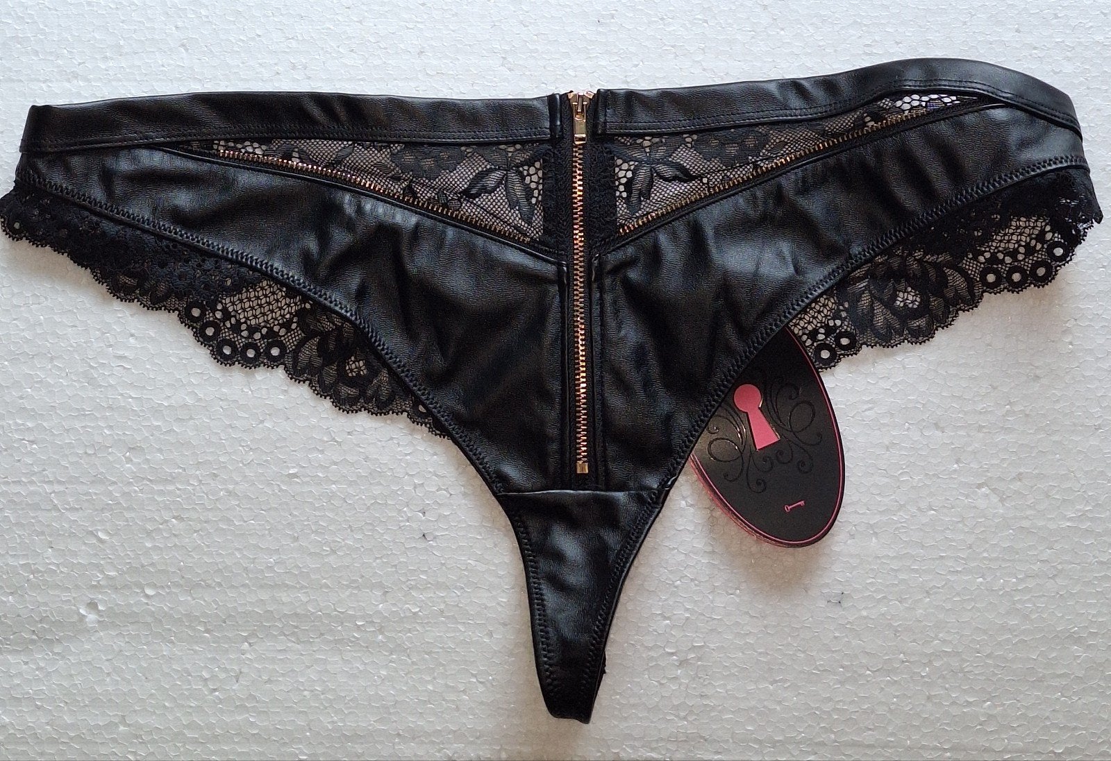 Sexy leatherlook nieuwe string van Hunkemöller XL, Hunkemöller, Verzenden, Zwart, String