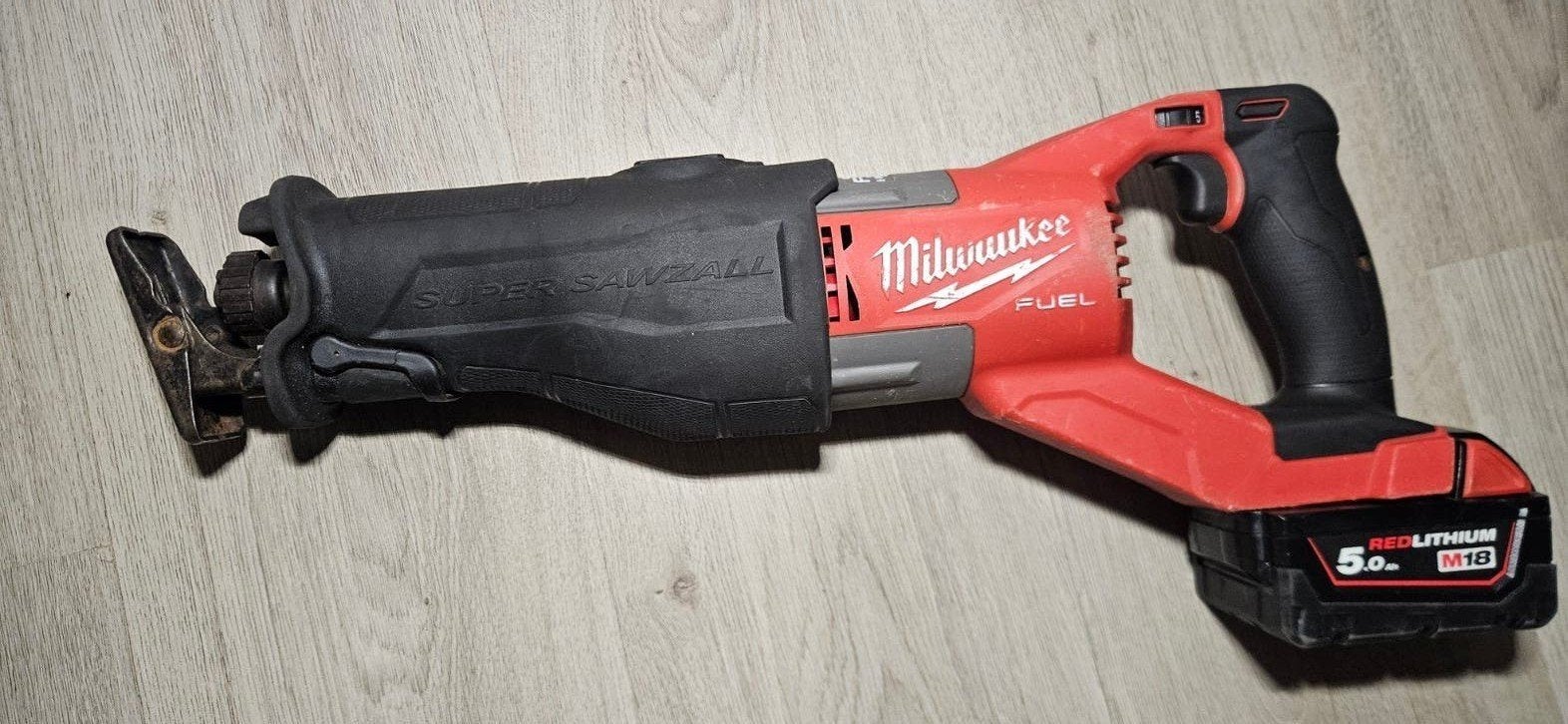 Milwaukee M18 FSX + 5.0Ah accu, Decoupeerzaag, Ophalen of Verzenden, Zo goed als nieuw, Milwaukee
