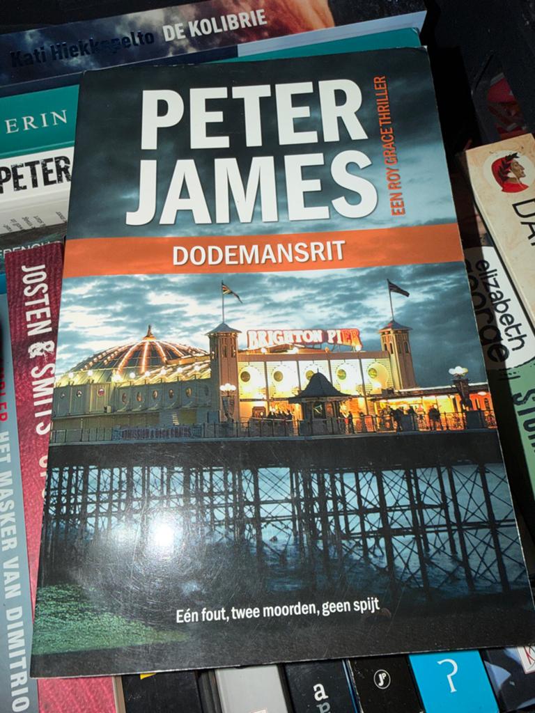 Z6.  Peter James - Dodemansrit, Europa overig, Peter James, Ophalen of Verzenden, Zo goed als nieuw