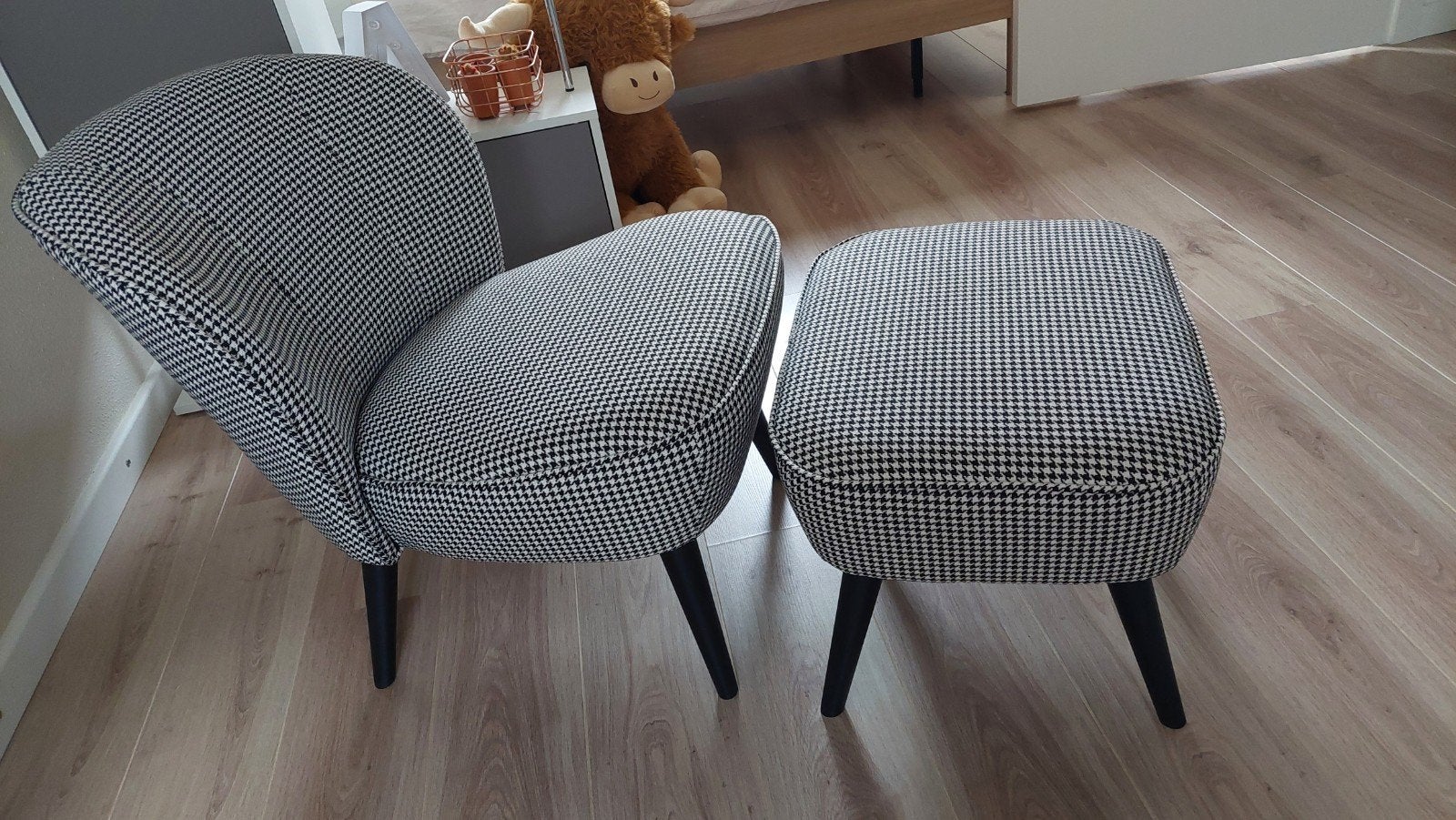 Fauteuil met voetenbank, Huis en Inrichting, Ophalen, Stof, 50 tot 75 cm, 50 tot 75 cm
