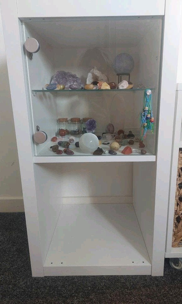 IKEA Kallax kast 2 vakken met vitrinekast, Huis en Inrichting, Kasten | Vitrinekasten, Ophalen, Minder dan 50 cm, Met deur(en)
