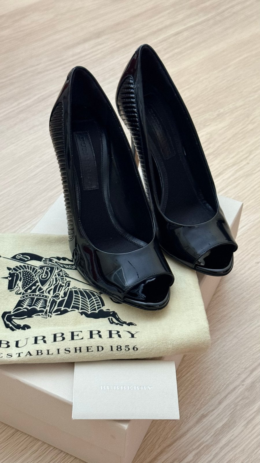 Authentieke Burberry Lakpumps - Nieuw, Maat 37, Ophalen of Verzenden, Nieuw, Pumps
